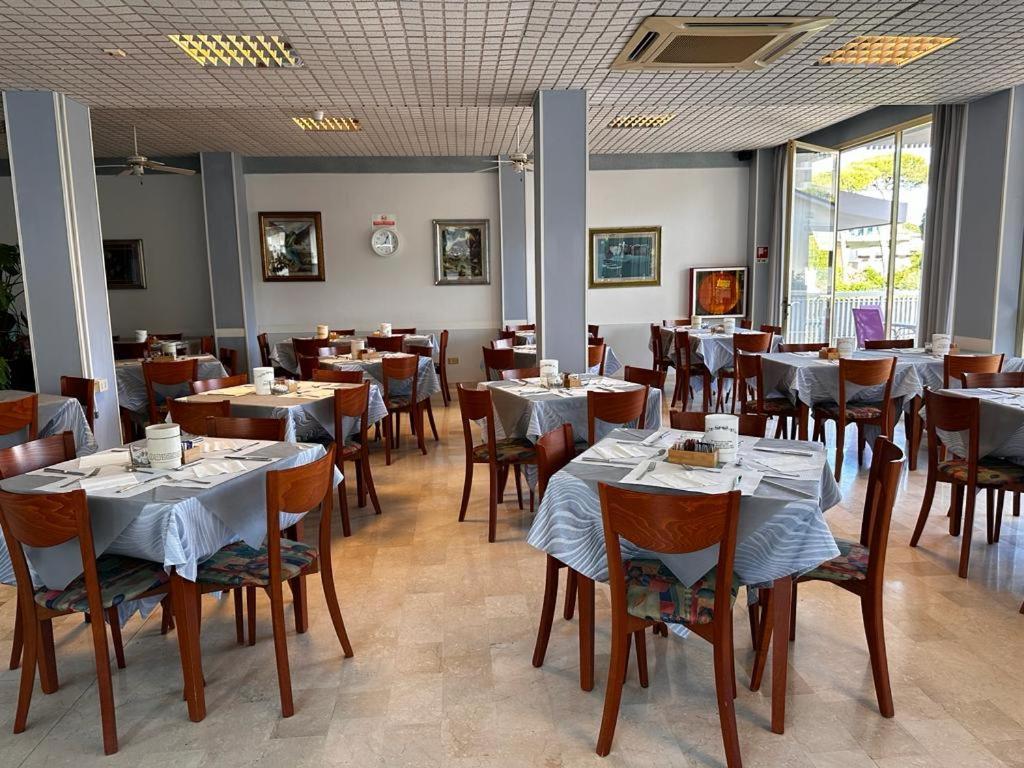Hotel Singapore Milano Marittima Esterno foto