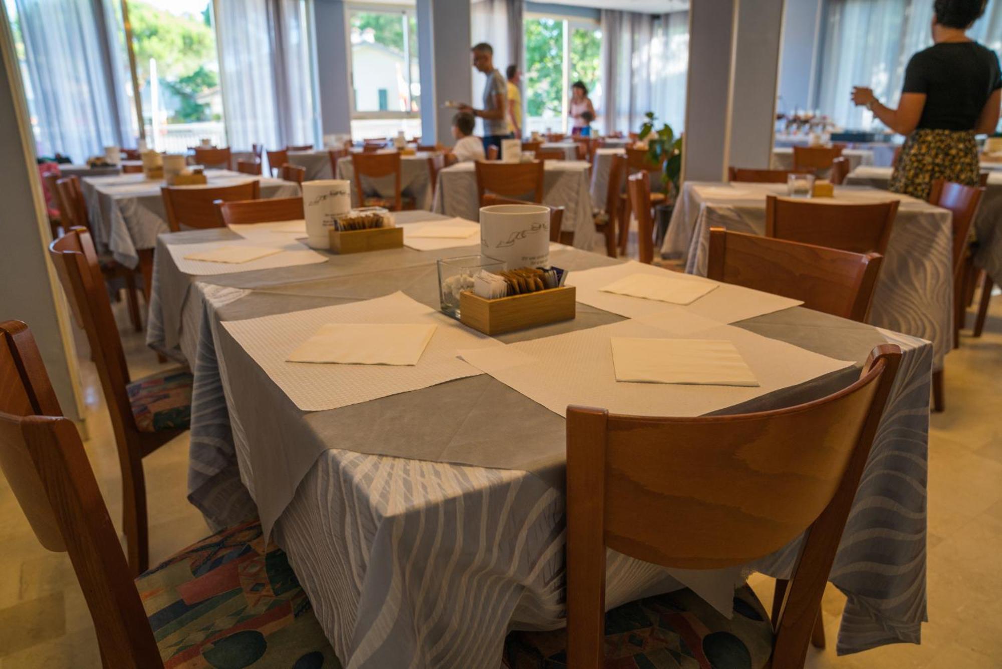Hotel Singapore Milano Marittima Esterno foto